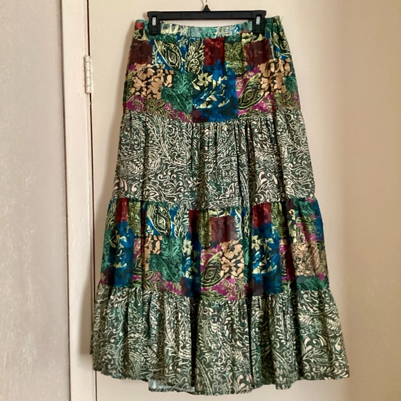 Cupio Dresses & Skirts - Cupio Maxi Skirt Green Paisley Multicolor Floral Patchwork Print Size Medium